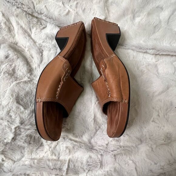 White Mt. Mountain Leather Sandal - Picture 5 of 9